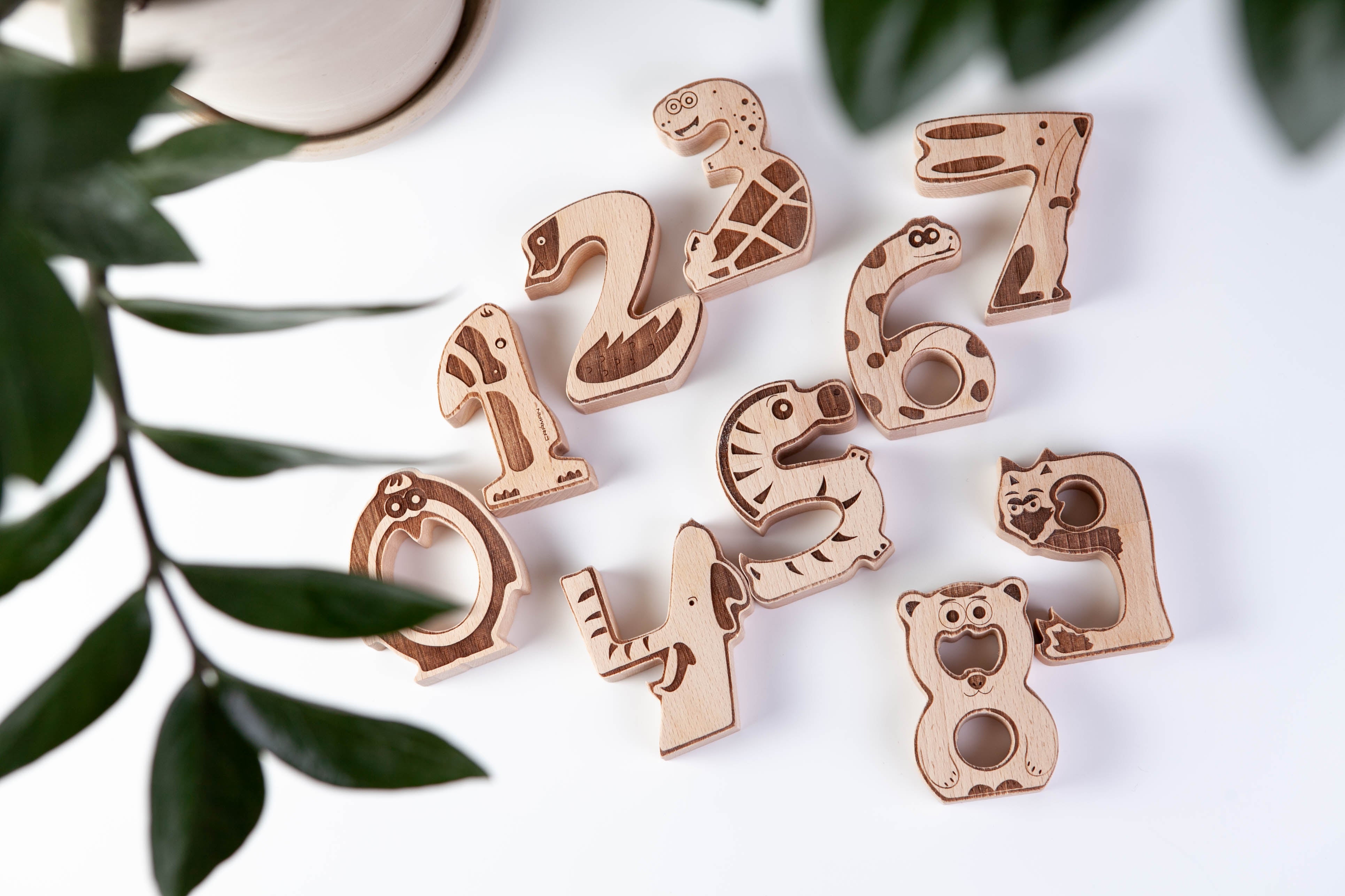 spielzeug zoo holz Wooden game “ZooDigits” – Craman - Familiar things made of wood in a