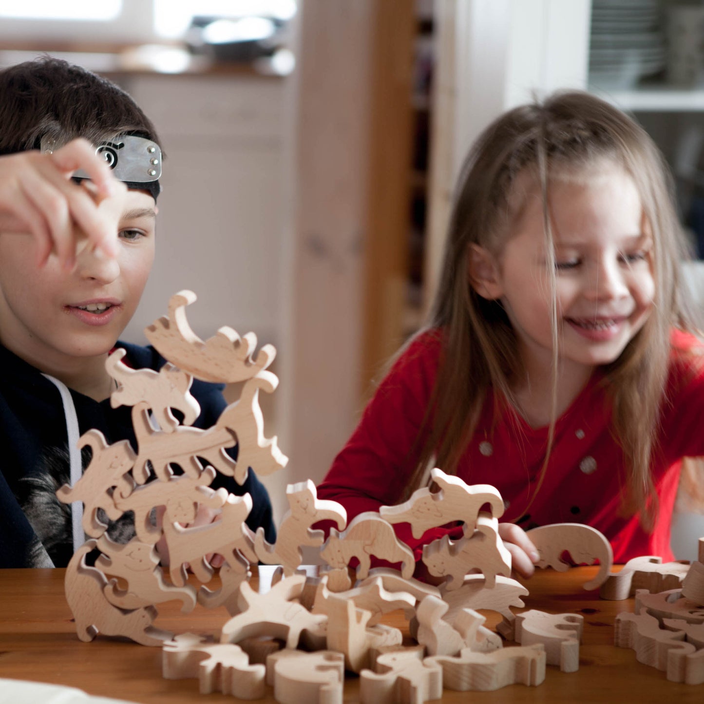 Stapelspiel aus Eichenholz "Cats Acrobats" (mittelgroßes Set 24)