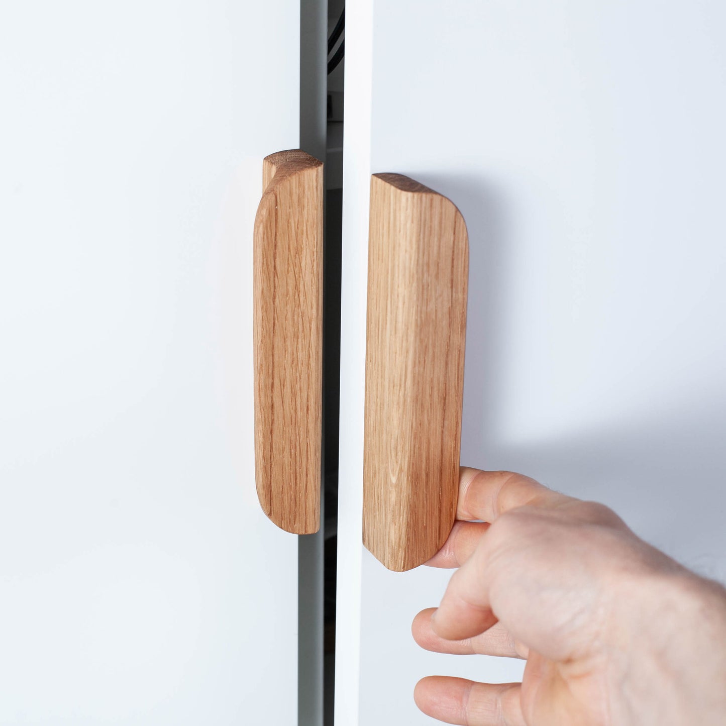Vertikale Eichenholz-Griffe für IKEA-Möbel