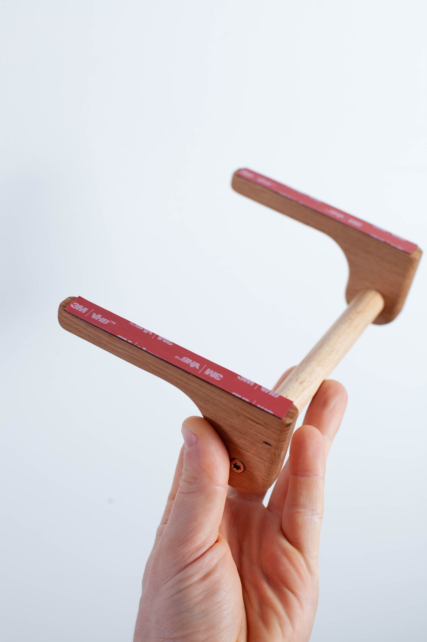 Wandhalterung aus Eichenholz für Nacken- und Schultermassagegeräte – Handgefertigt, Sicher & Stilvoll – Kompatibel mit RENPHO, Snailax, Nekteck & Co.