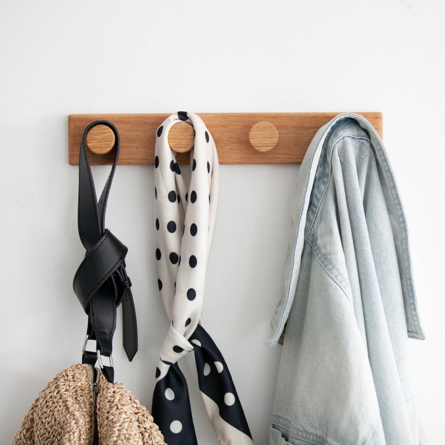 Wandgarderobe aus Eiche V2