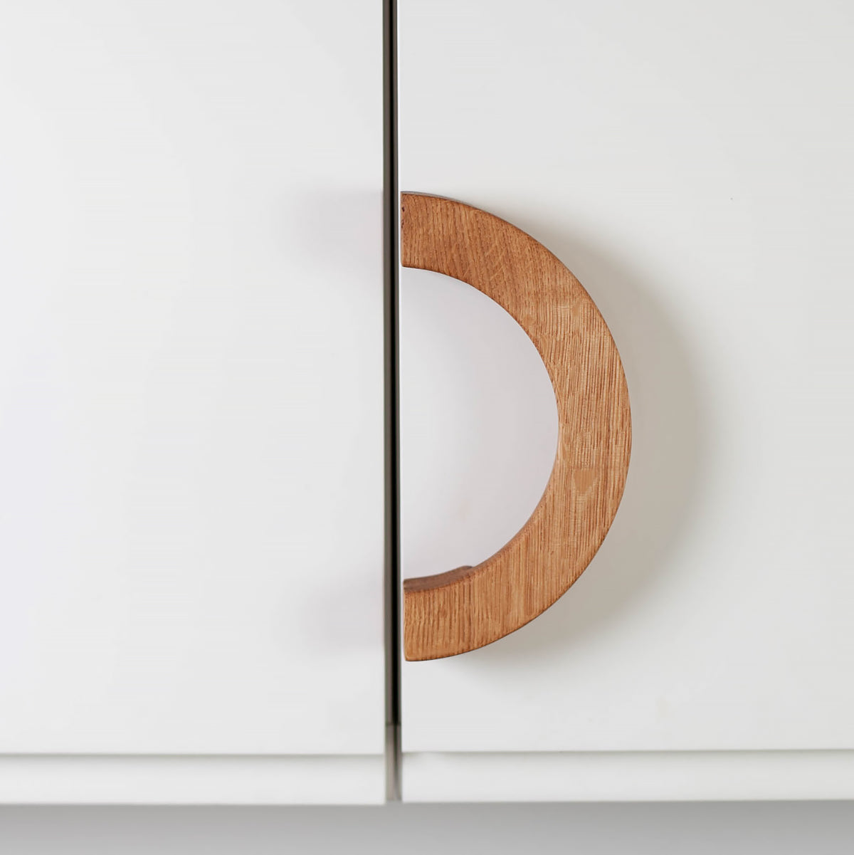 Oak Wood Knob Bagel – Minimalist Scandinavian Handle