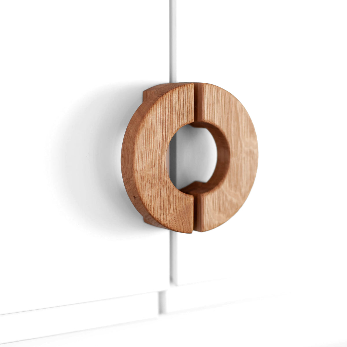 Oak Wood Knob Bagel – Minimalist Scandinavian Handle
