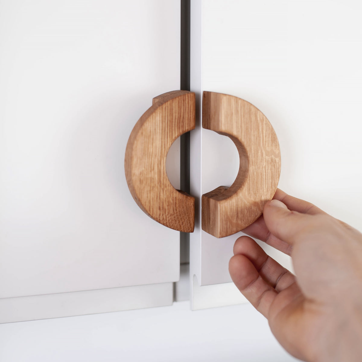 Oak Wood Knob Bagel – Minimalist Scandinavian Handle