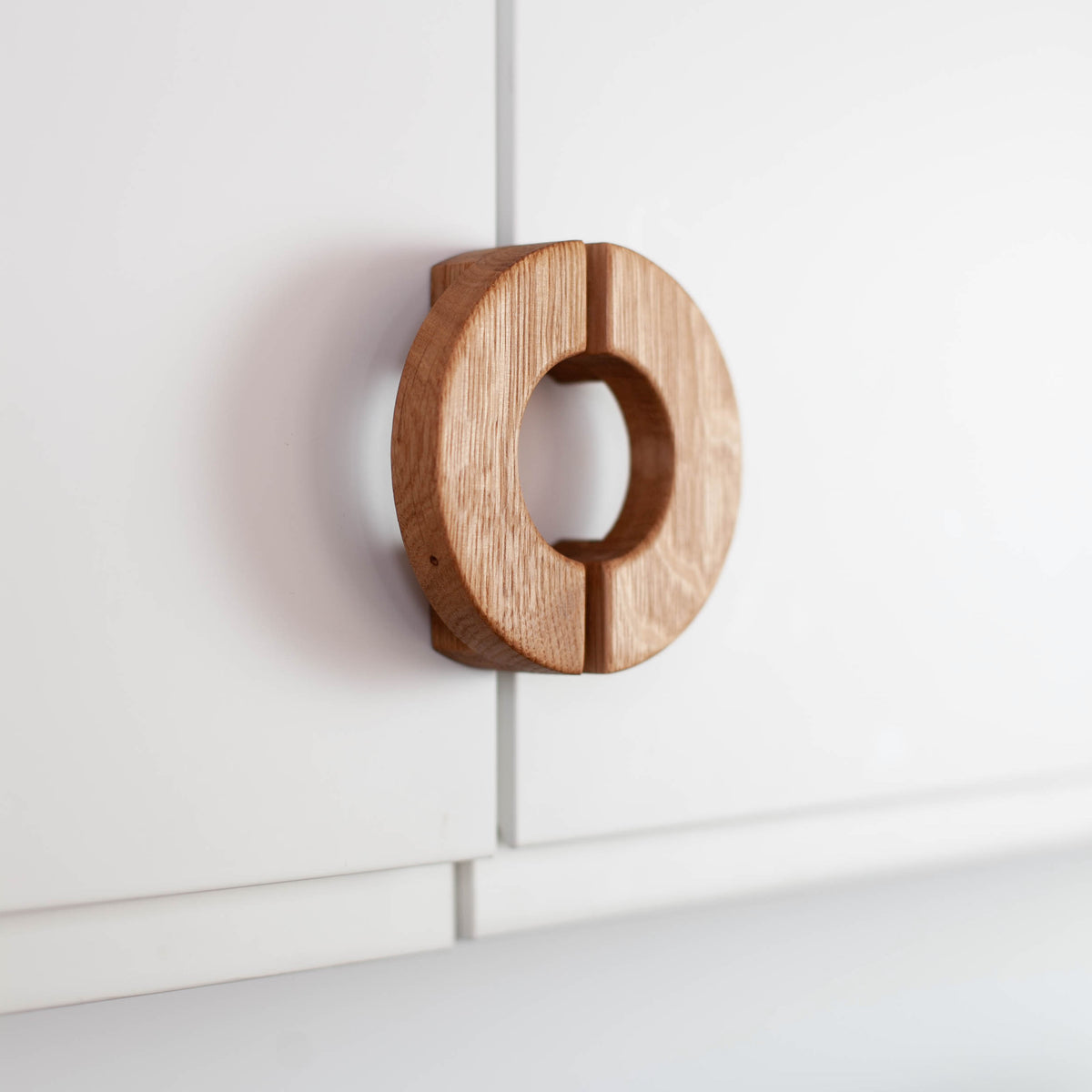 Oak Wood Knob Bagel – Minimalist Scandinavian Handle