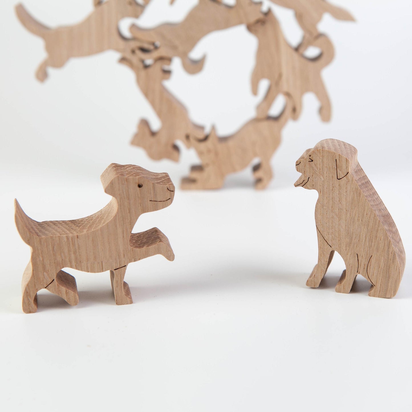 Stapelspiel aus Eichenholz "Dogs"