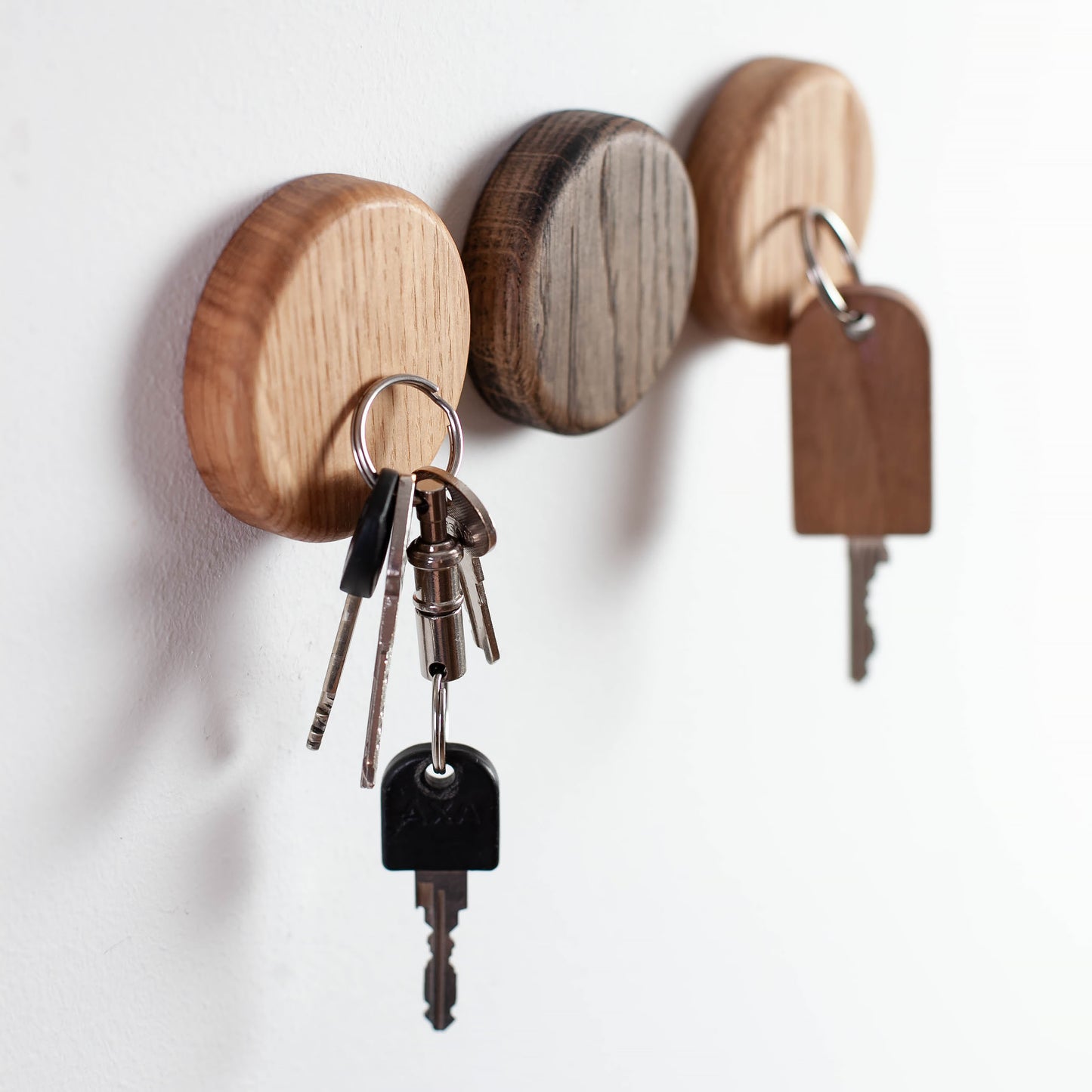 Magnetic oak holder, circle