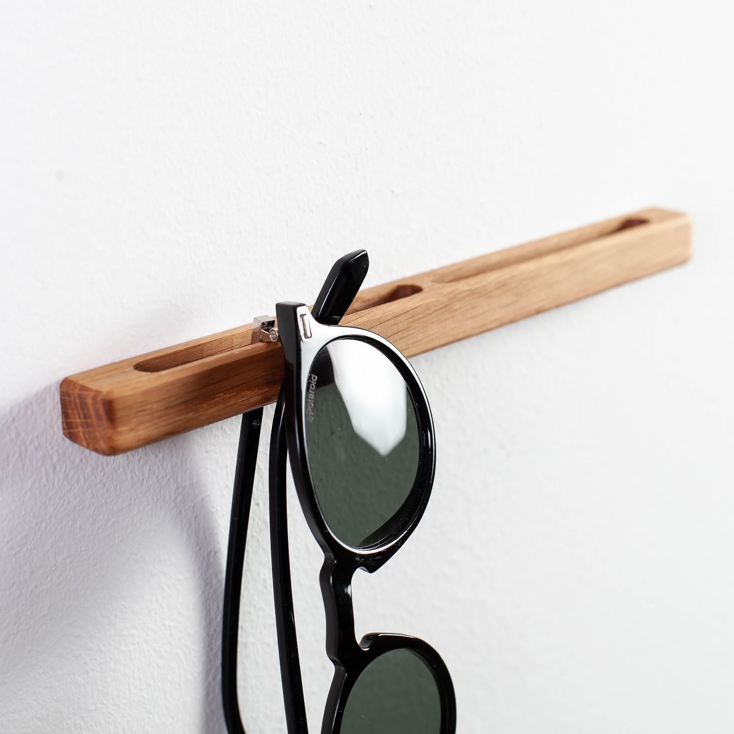 Wandmontierter Brillenhalter, straight