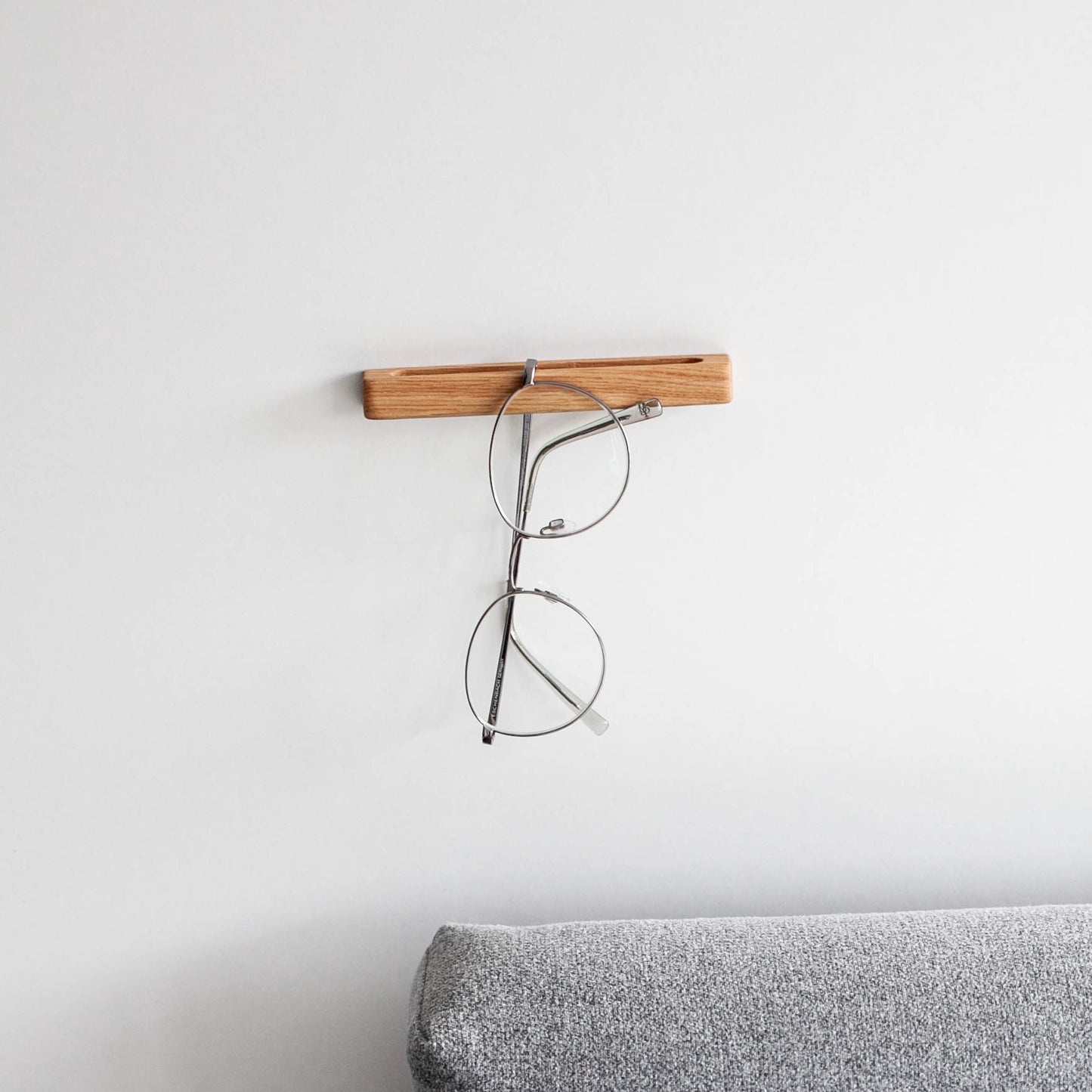 Eleganter Halter für Lesebrillen