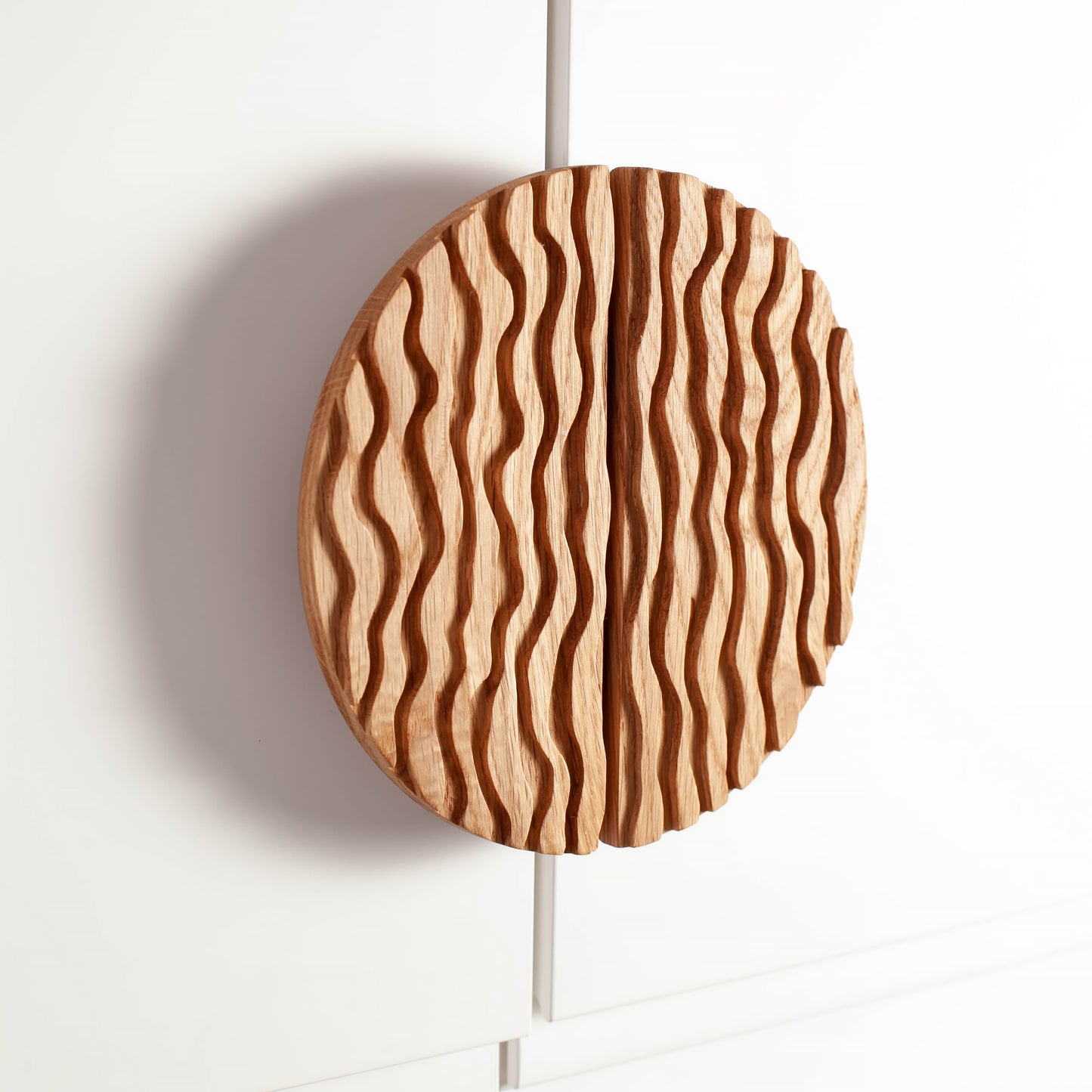 Eichenholz-Knauf für IKEA-Möbel – Skulpturale Halbmond-Form