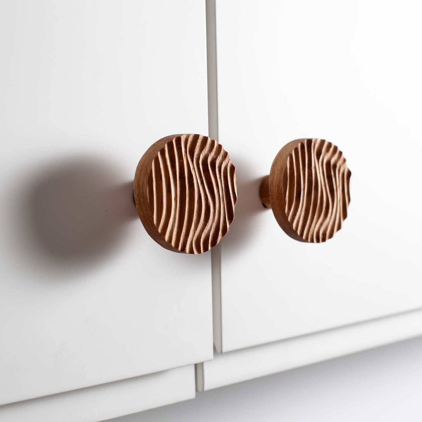 Möbelholzgriff Carved Wave, Craman