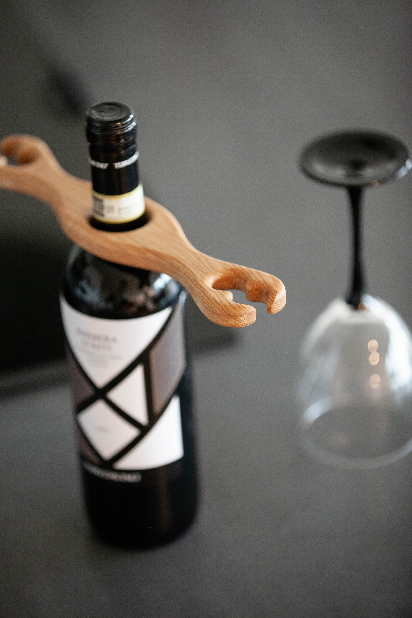 Weinglashalter aus Eiche