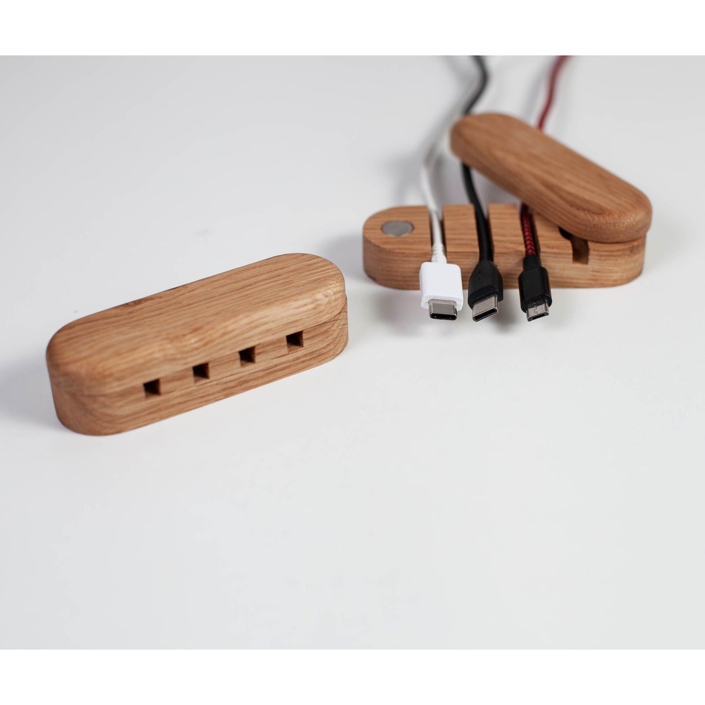 Kabelhalter aus Eiche