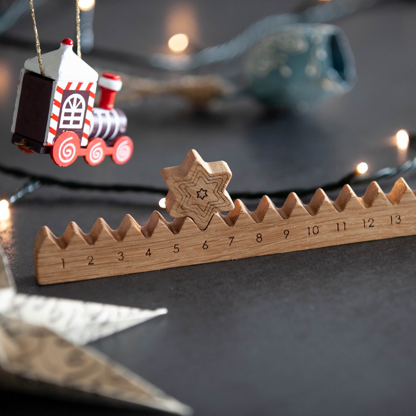 Holz-Adventskalender mit Stern