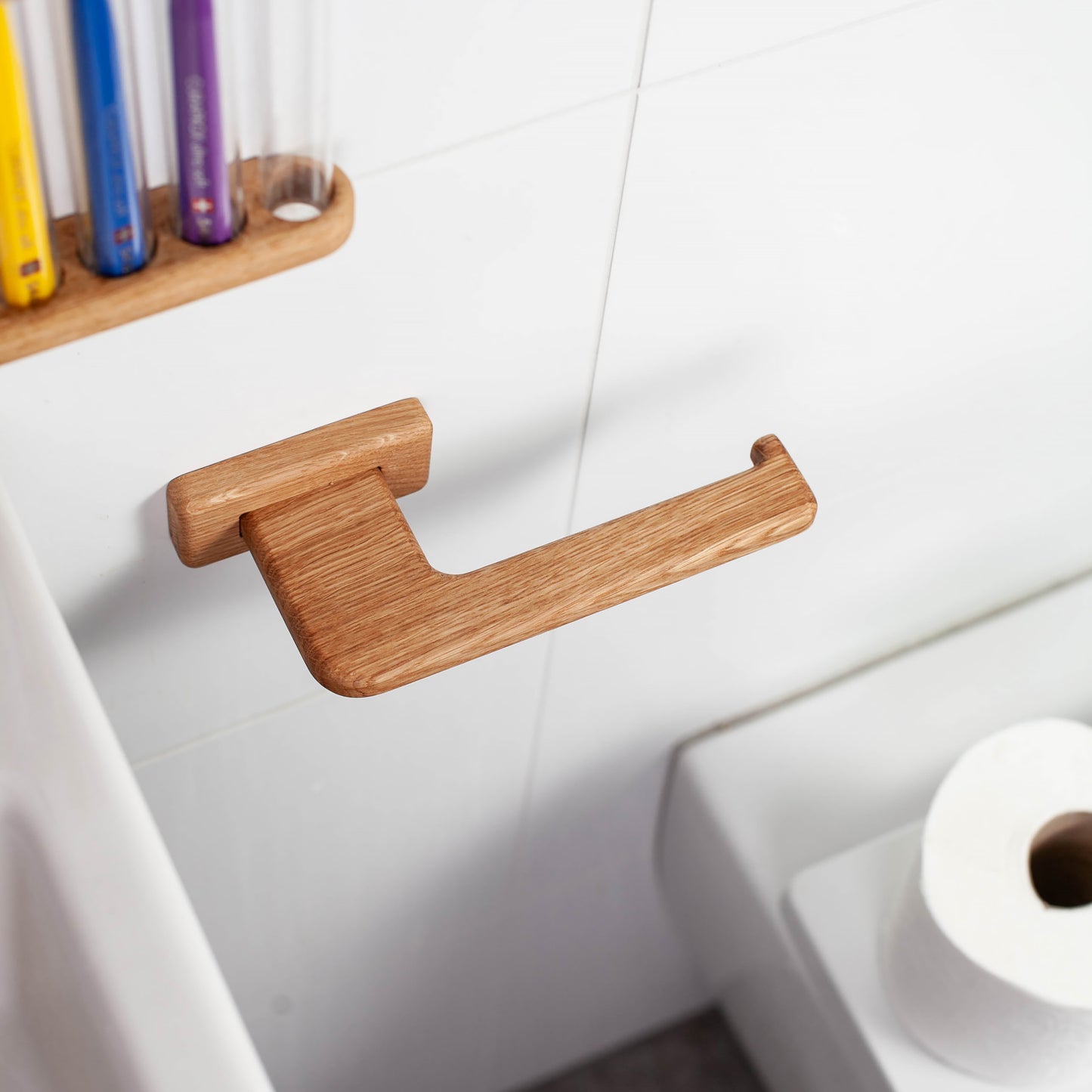 Toilettenpapierhalter aus Eiche – selbstklebend, V1-standart, ohne Bohren