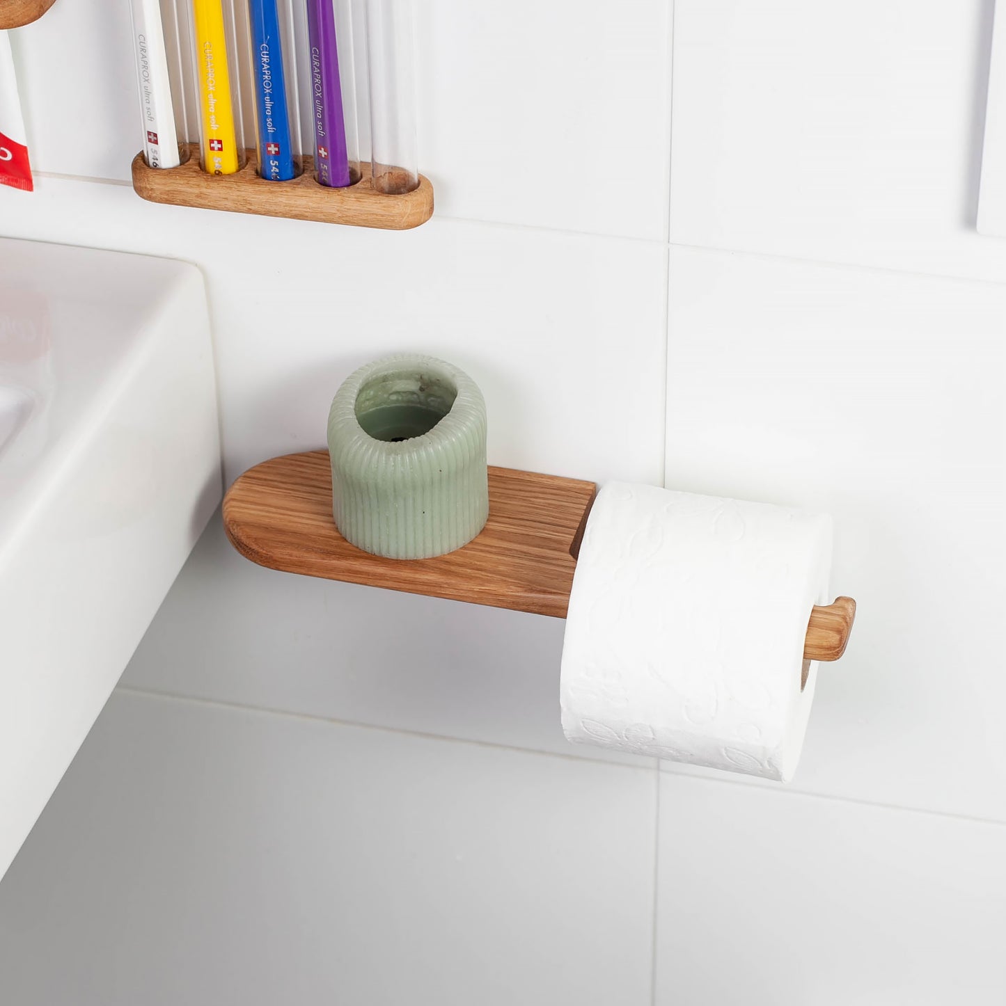 Toilettenpapierhalter aus Eiche – selbstklebend,mit Ablage, V2-big, ohne Bohren