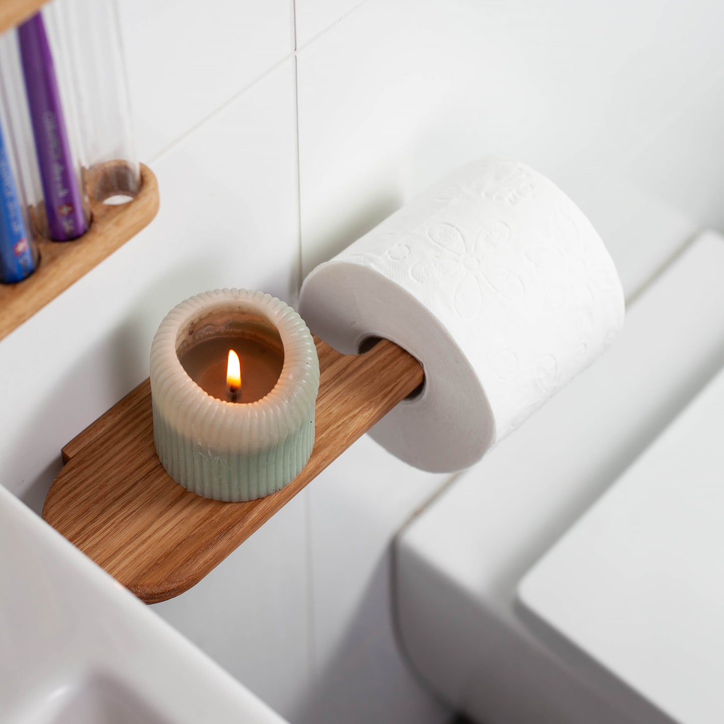 Toilettenpapierhalter aus Eiche – selbstklebend,mit Ablage, V2-big, ohne Bohren