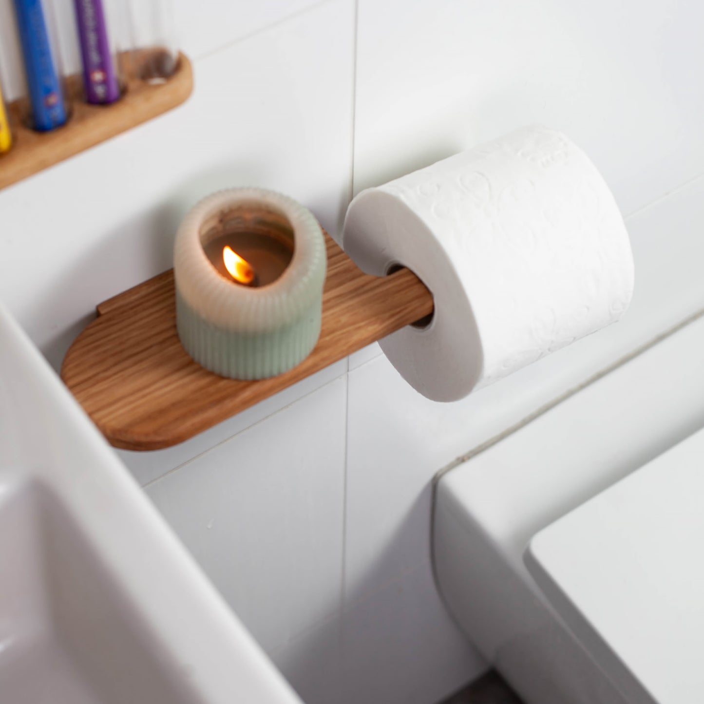 Toilettenpapierhalter aus Eiche – selbstklebend,mit Ablage, V2-big, ohne Bohren