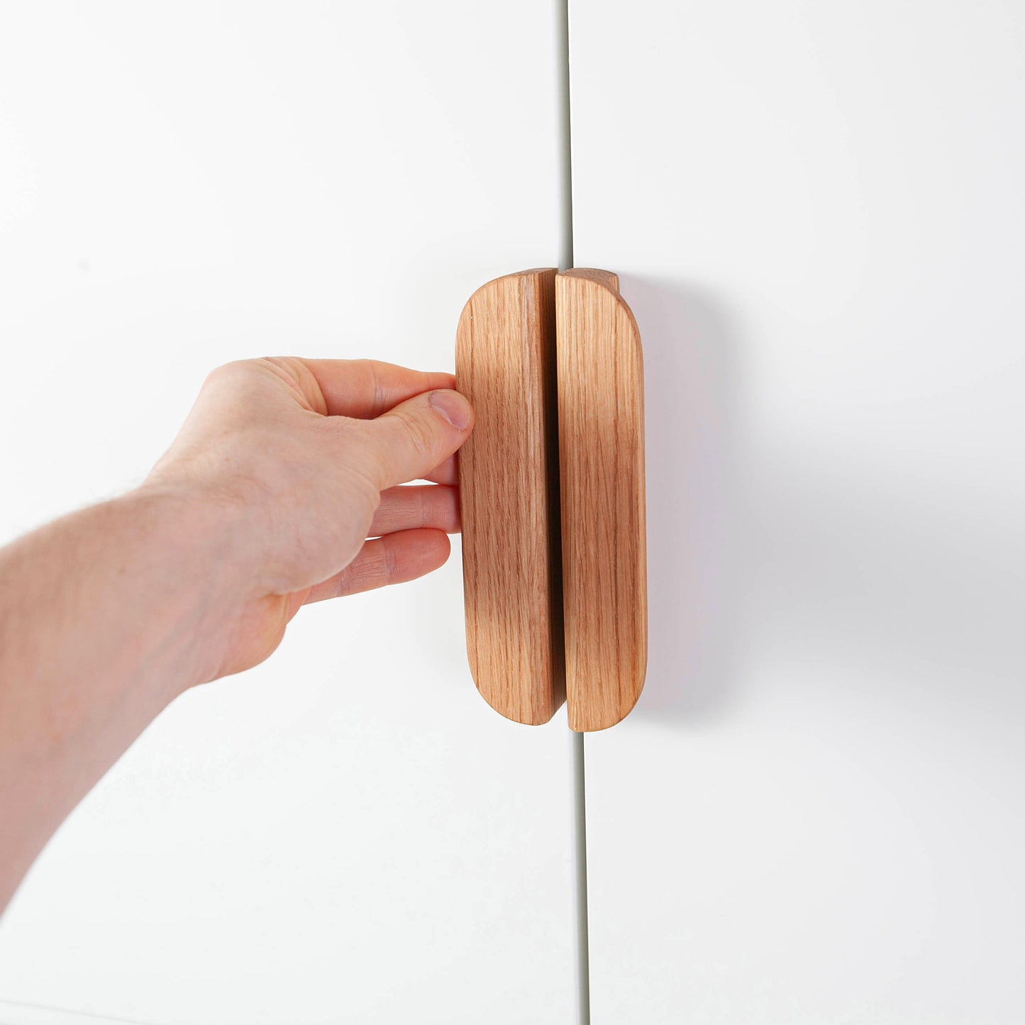 Vertikale Eichenholz-Griffe für IKEA-Möbel