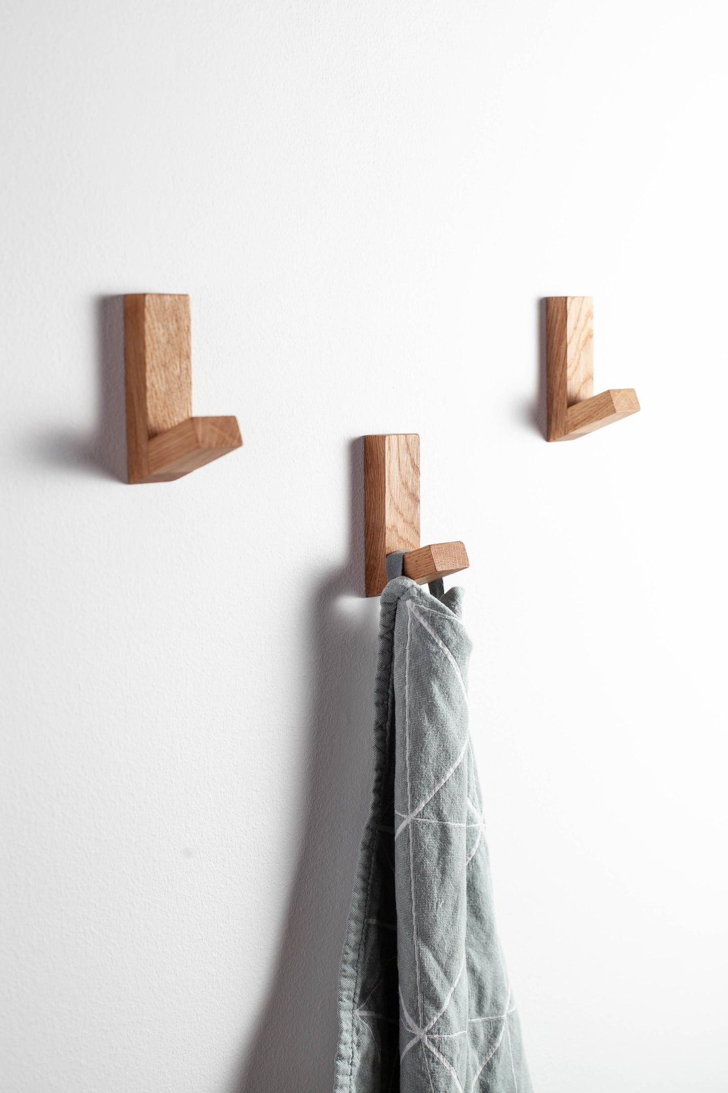 Crochet adhésif en chêne, Craman #SADH Triangle