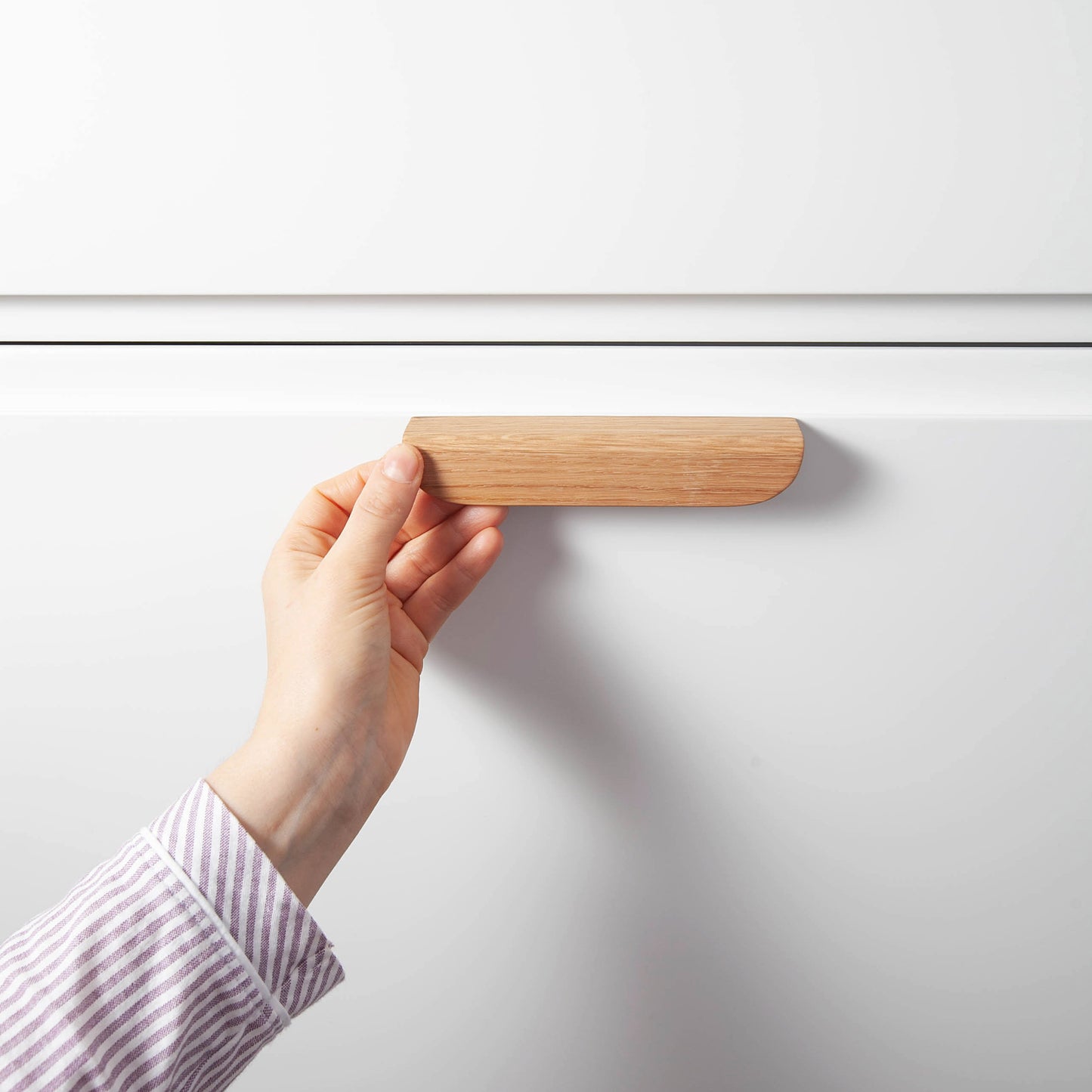 Vertikale Eichenholz-Griffe für IKEA-Möbel