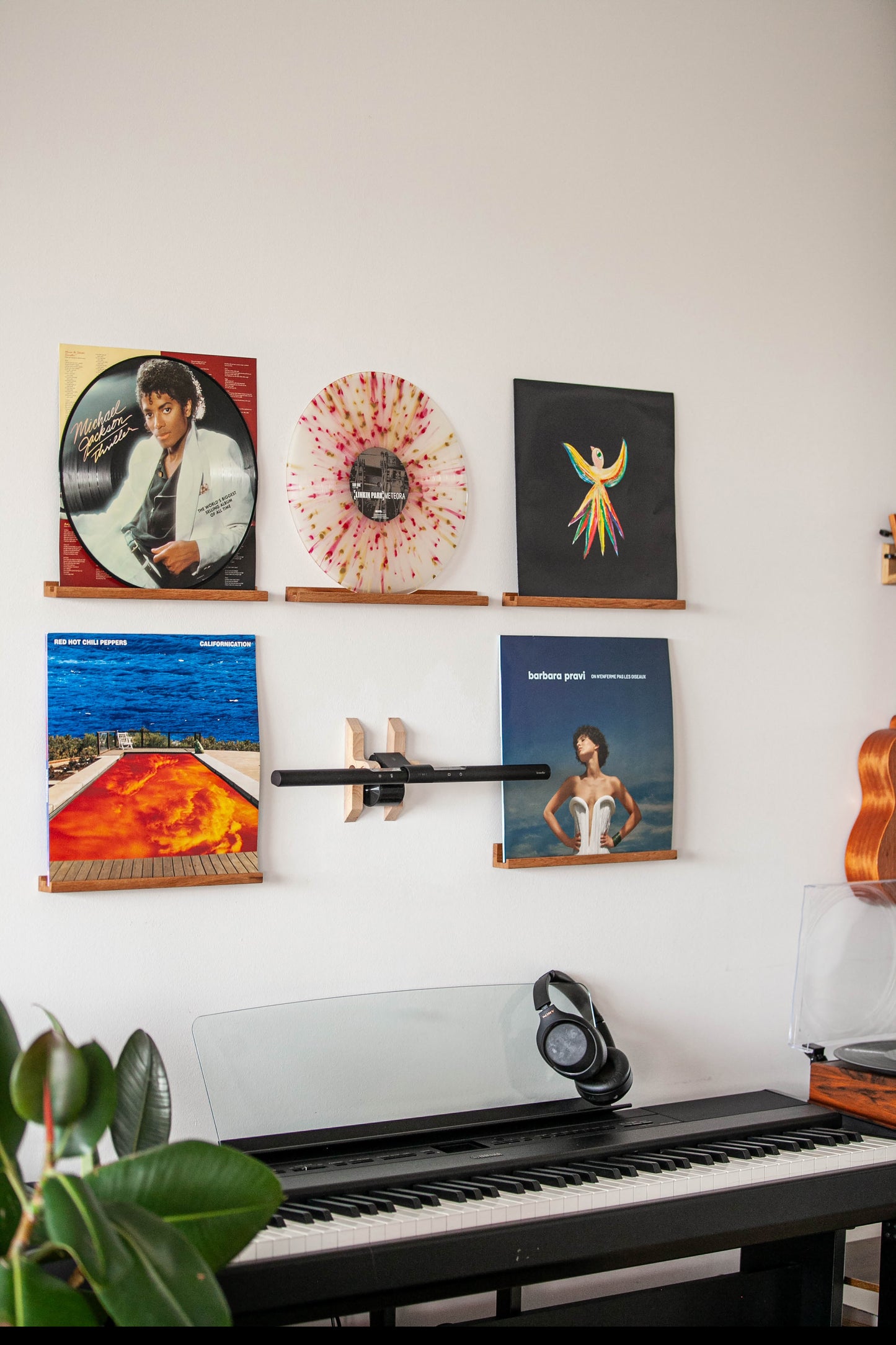 Oak Vinyl Record Wall Mount, No Drilling with 3M Adhesive