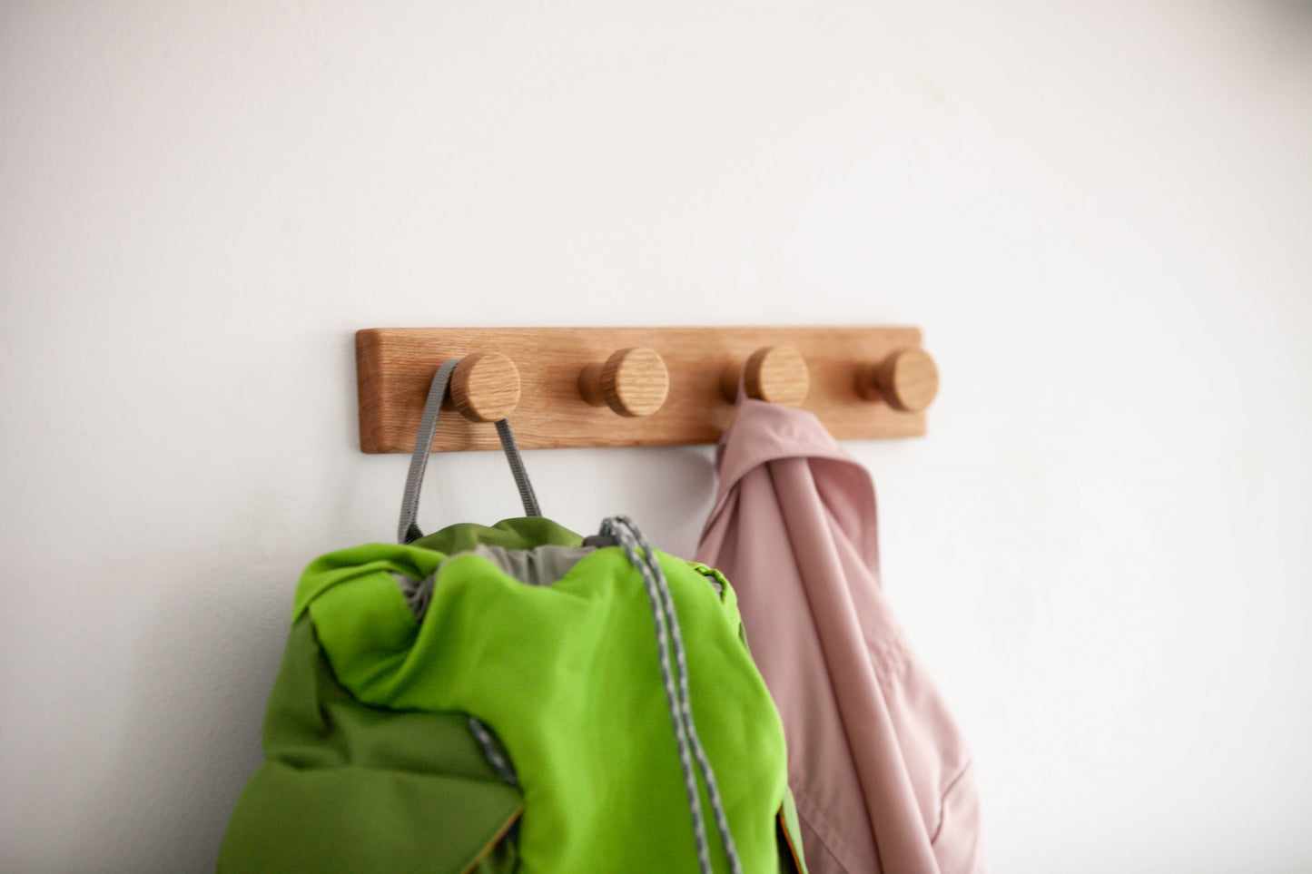 Wandgarderobe aus Eiche V2