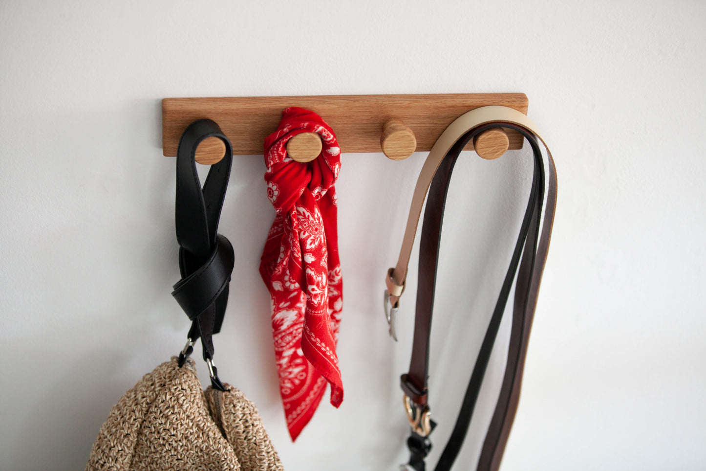 Wandgarderobe aus Eiche V2