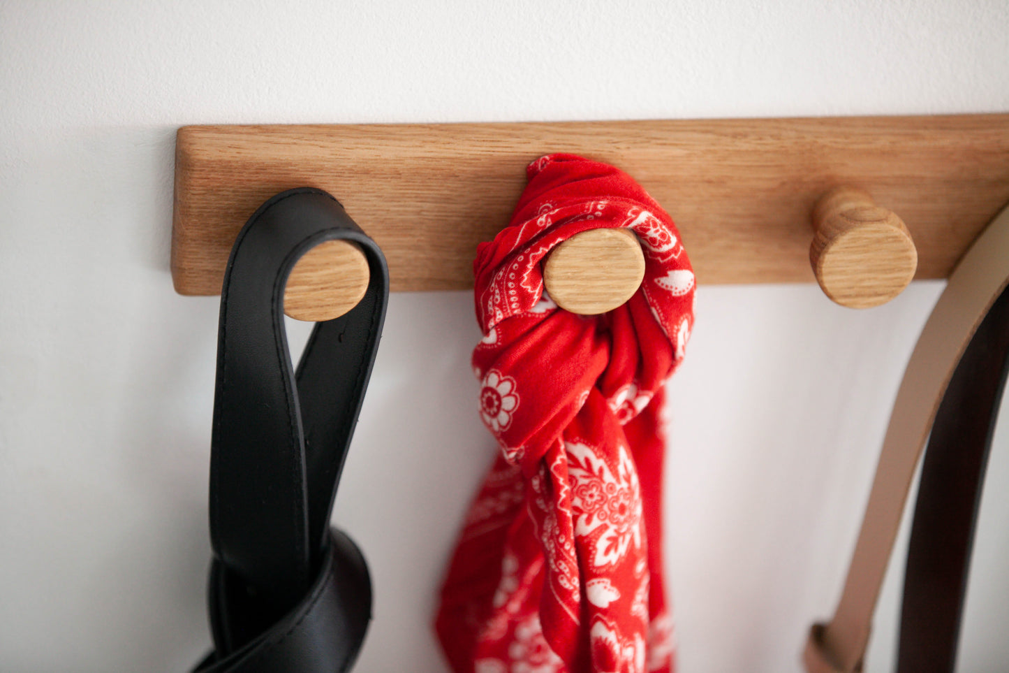 Wandgarderobe aus Eiche V2