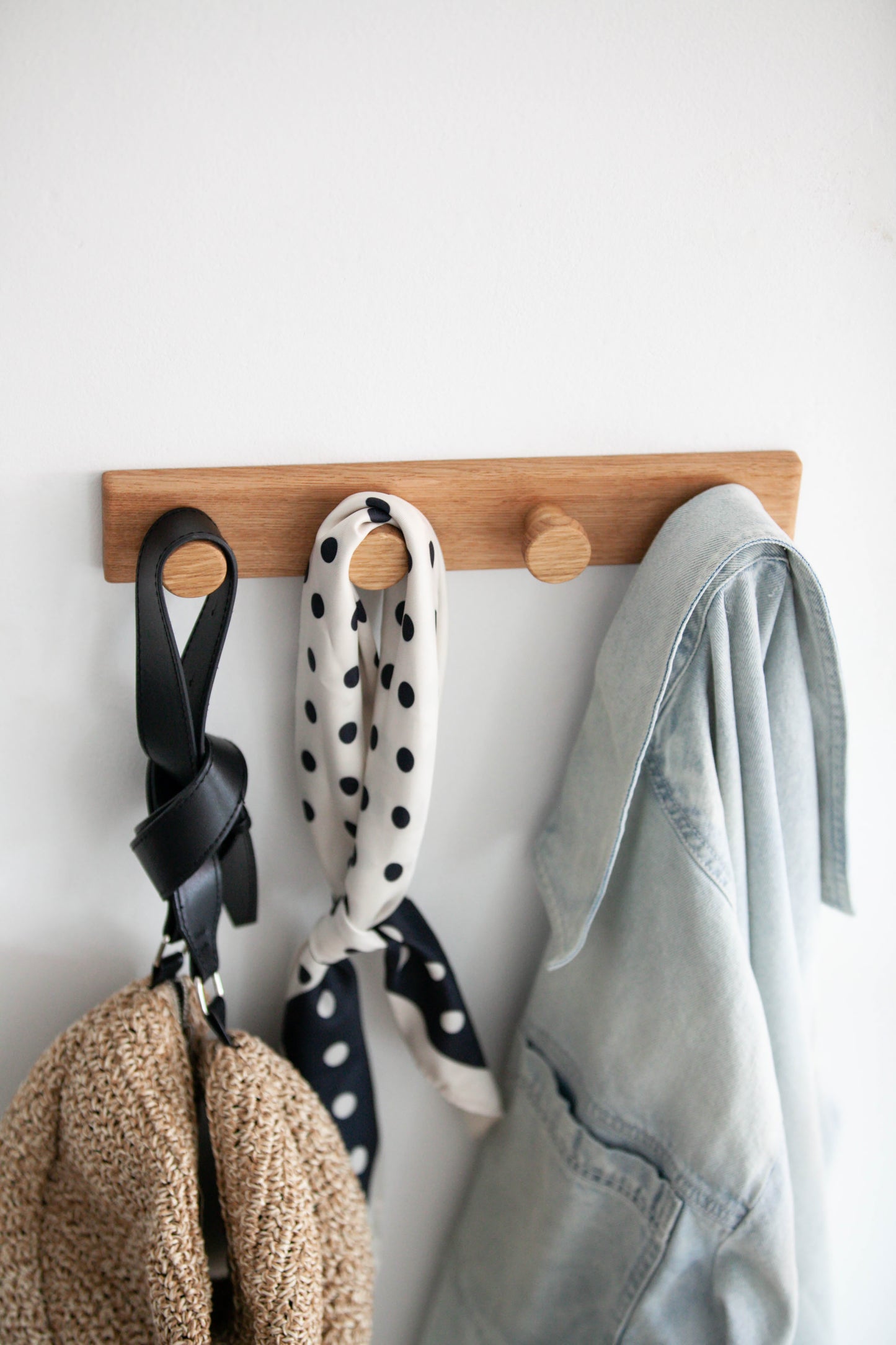 Wandgarderobe aus Eiche V2