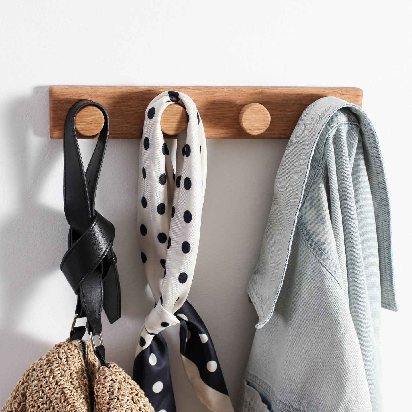 Wandgarderobe aus Eiche V2